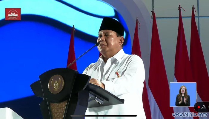 Prabowo saat memberikan sambutan di puncak Hari Guru Nasional 2024.