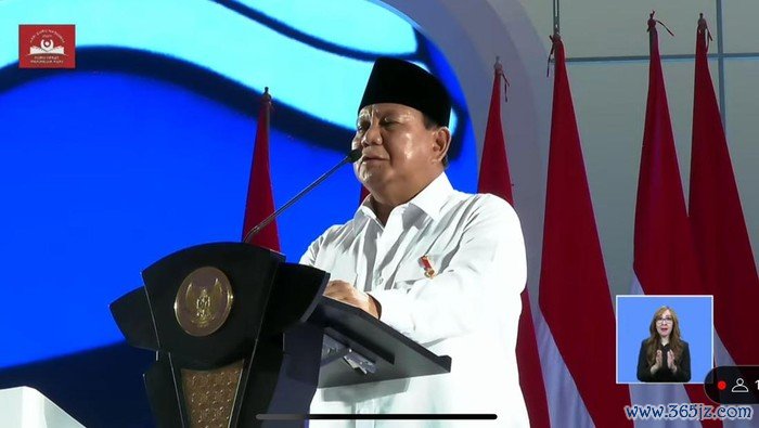 Prabowo saat memberikan sambutan di puncak Hari Guru Nasional 2024.